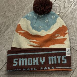 Landmark Project Smoky Mountains National Park Beanie Pom Hat Winter Hiking NWT